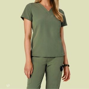 Mandala scrubs set in sage